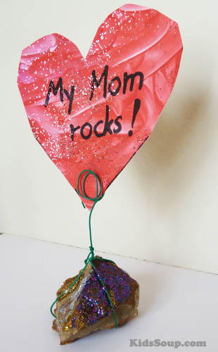 Mother's day My Mom rocks! craft for preschool and kindergarten