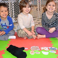 Visual Memory: Which Animal is Hiding in the Mitten? preschool game