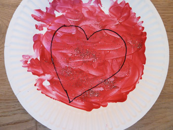 Mother's day paper plate heart artwork for preschool and kindergarten