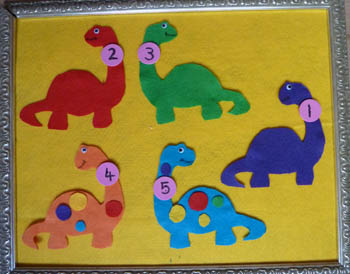 Dinosaur Felt Stories and Activities for preschool and kindergarten